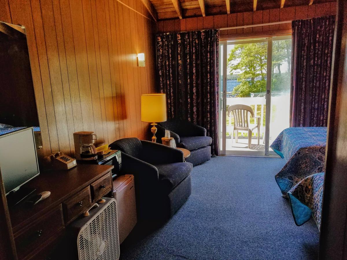 Smugglers Cove Inn Dayville Kültér fotó