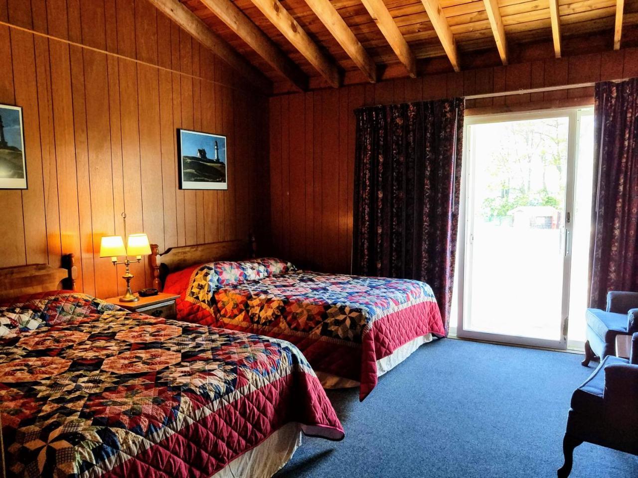 Smugglers Cove Inn Dayville Kültér fotó